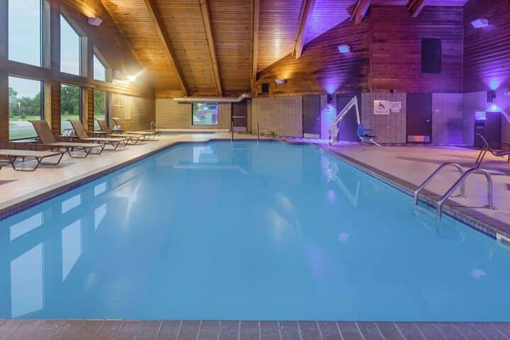 Pool 25 of 36