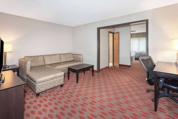 Room 17 of 36