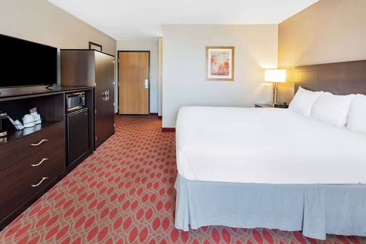 Room 11 of 36